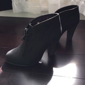 Forever 21 Black Lace Up High Heels Size 9