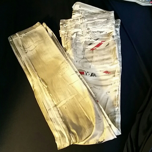 Grey skinny jeans with British flag patterns