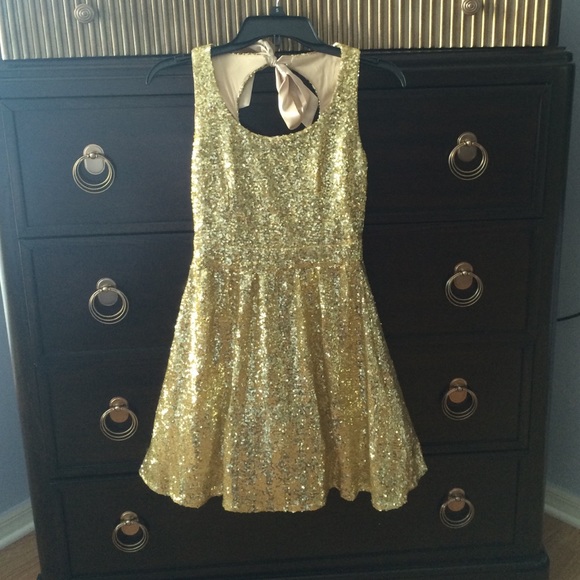 Golden Sparkle Sequined 👗 Dress from Macy's.