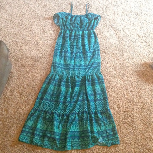 ❌SOLD❌Tribal Print Maxi Dress - Picture 1 of 3