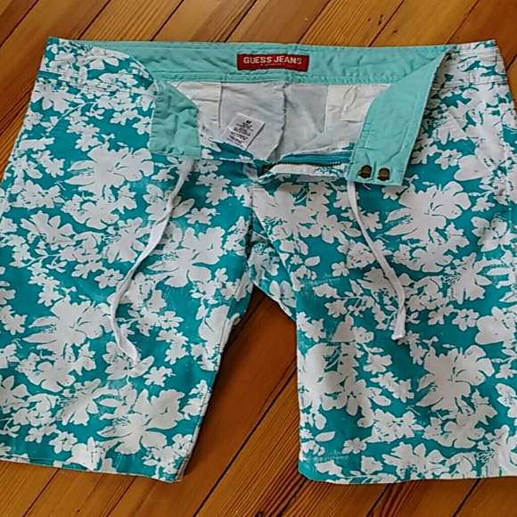 Shorts - Picture 2 of 3