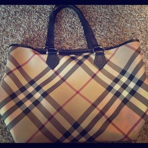 Burberry Nova Check Jumbo/Large
