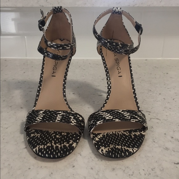 BRAND NEW* Never worn Via Spiga heels!