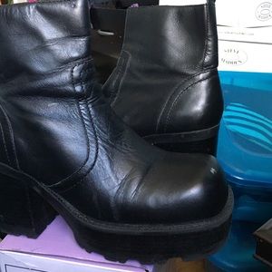 Platform Leather boot
