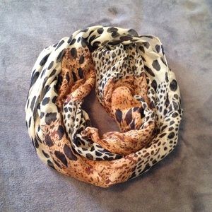 Infinity loop cheetah print scarf