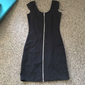 Little black dress (Fits like size 2-4)