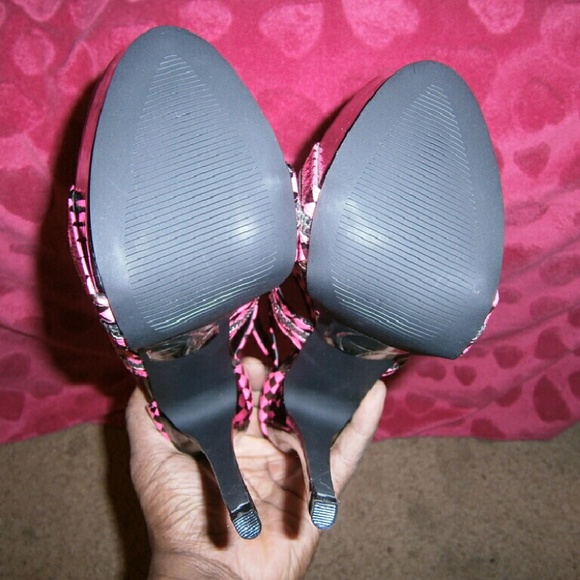(SOLD) Shoedazzle kimbra 8.5m - Picture 4 of 4