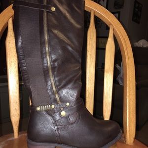 Wide Cafe Brown Boots