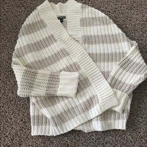 Express Sweater size XS very comfortable !