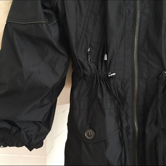 🌿SOLD🌿 G.E.T./ rain jacket windbreaker - Picture 2 of 4