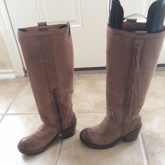 Nine West boots with fringe - Picture 2 of 4