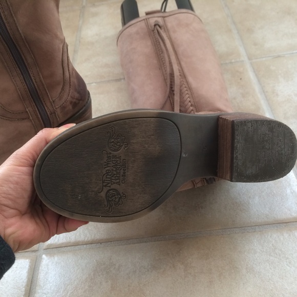 Nine West boots with fringe - Picture 3 of 4