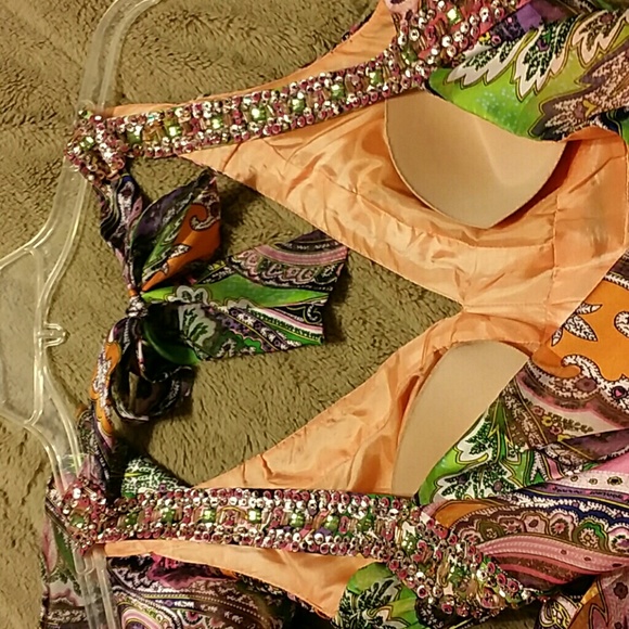 Very Beautiful and detailed prom dress worn once - Picture 3 of 4