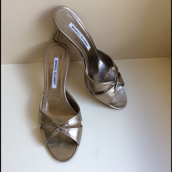 🌷REDUCED! Manolo Blahnik Bronze "Tailo Alba" Slides