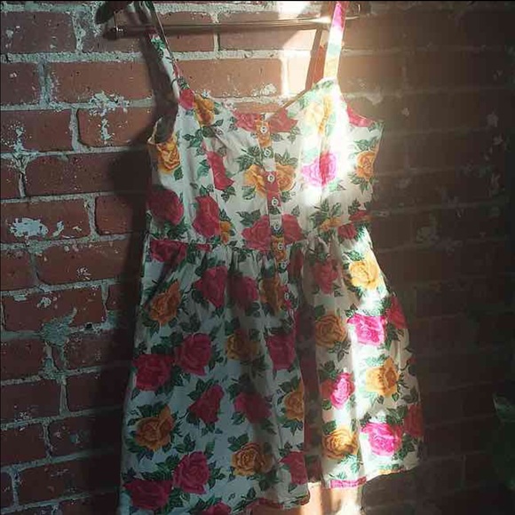 UO  pretty feminine floral summer dress