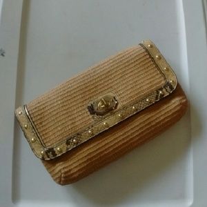 Straw clutch