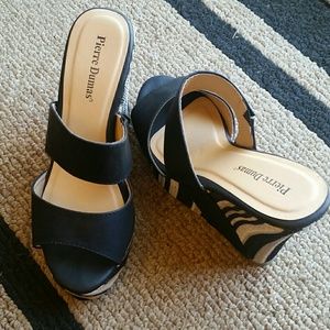 Beautiful Pierre Dumas Wedges