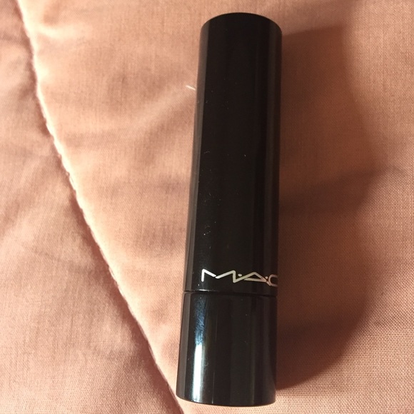 Mac sheen supreme lipstick in I can't get enough