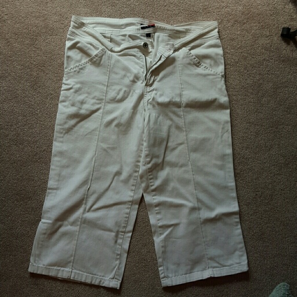 Tommy Hilfiger white Capri's