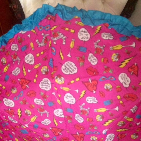 🆕Betsey Johnson Umbrella - Picture 2 of 4