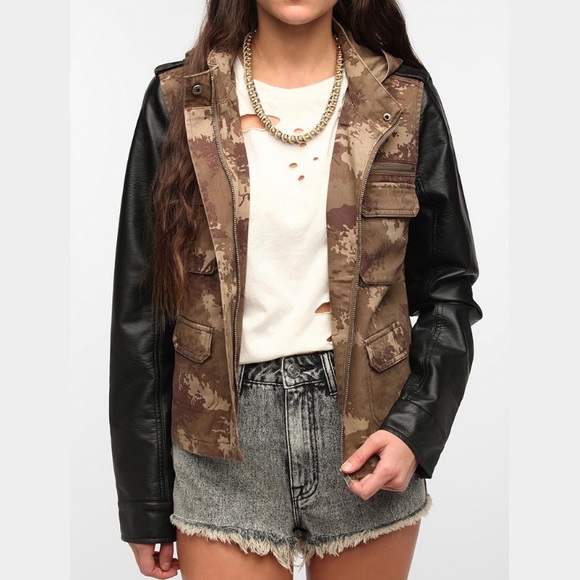 Staring at Stars Camo Jacket Black Faux Leather Sleeves Y2K Indie Sleaze XS