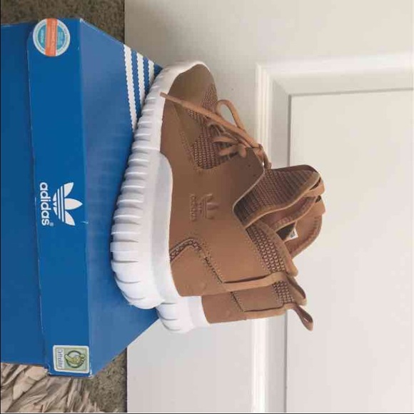 Adidas - Picture 2 of 4