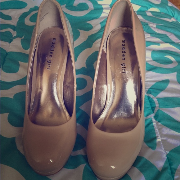 Madden Girl nude heels - Picture 1 of 3