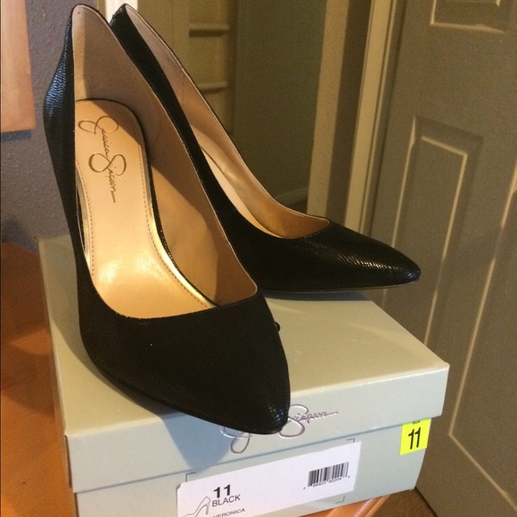 Jessica Simpson Reptile Black Pumps size 11