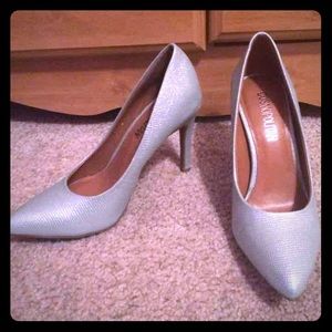 Cosmopolitan Aqua Blue Heels❤️