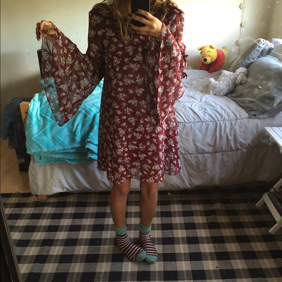 Bohemian maroon girly dress - Picture 2 of 4