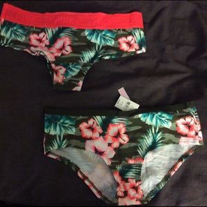 NEW!! VS PINK Tropical Floral Panty Set size Small