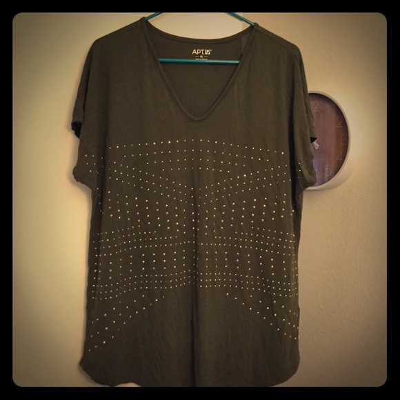 🤑 clearance 🤑 Army green studded tee