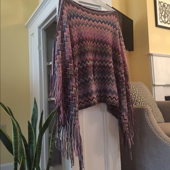 Poncho - Picture 2 of 2