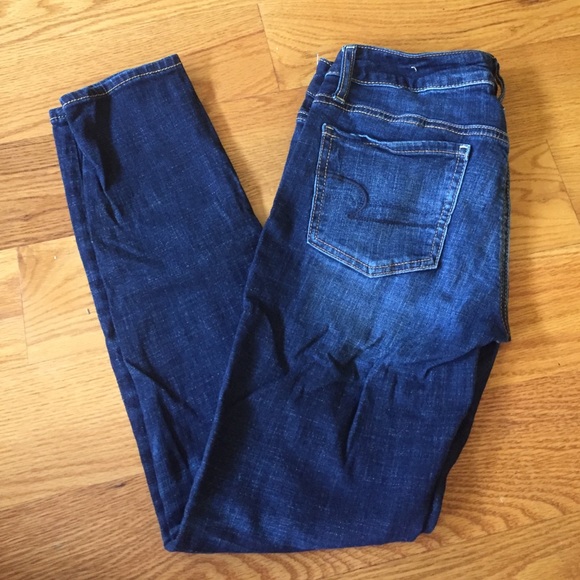Dark wash American Eagle straight jeans