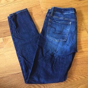 Dark wash American Eagle straight jeans
