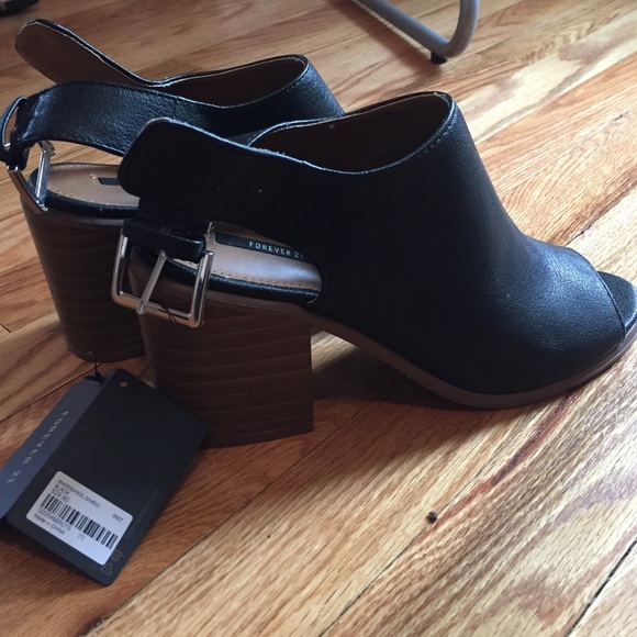 NWT Forever 21 Heels