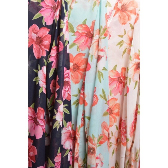 Sheer Floral Top - 3 colors - Picture 4 of 4