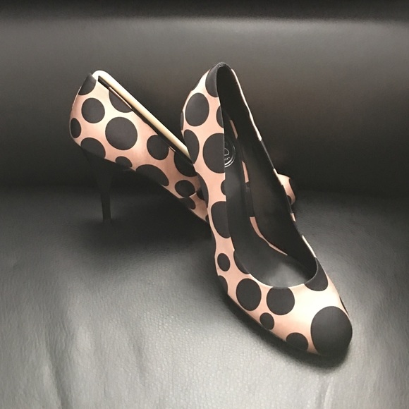 Jessica Simpson pumps