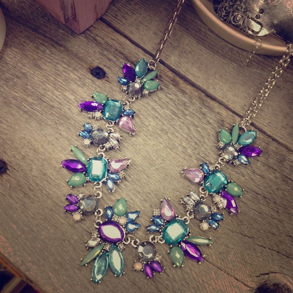 "The queen" fashion necklace 💗