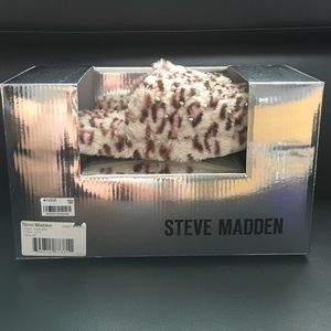 Steve Madden slippers