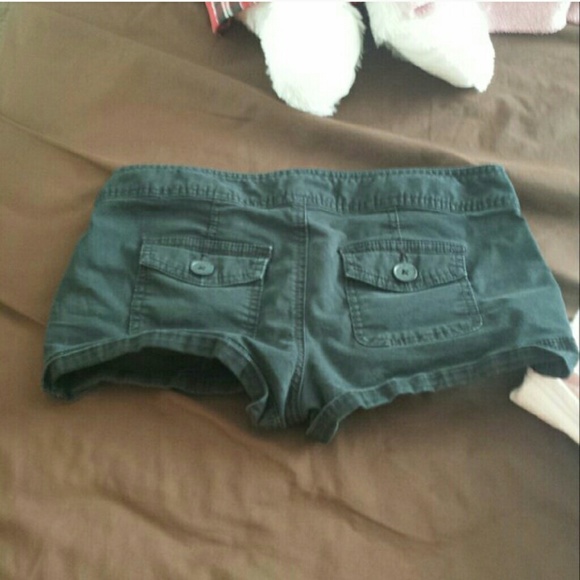 NWOT EXPRESS BLACK CUFFED SHORTS - Picture 2 of 3