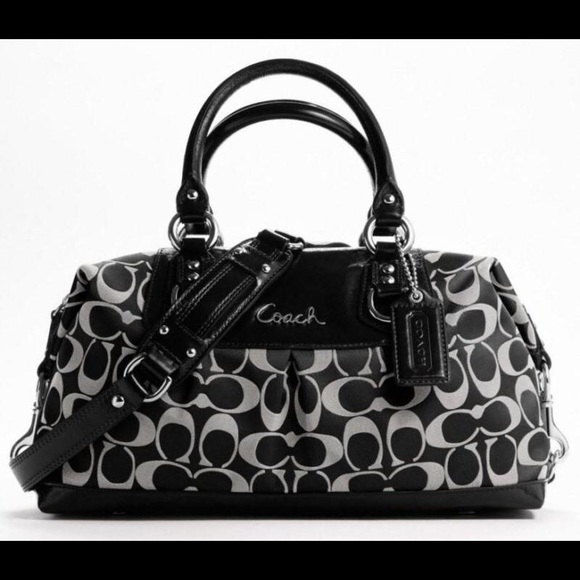 💕 1 hour sale! 💕Large Coach Satchel