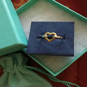 Tiffany sz 6, 18k Gold Heart Buckle Ring