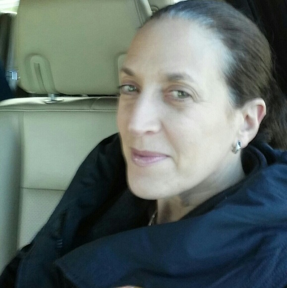 Meet your Posher, Amy - Picture 2 of 3