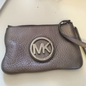 REAL MICHAEL KORS WRISTLET WALLET