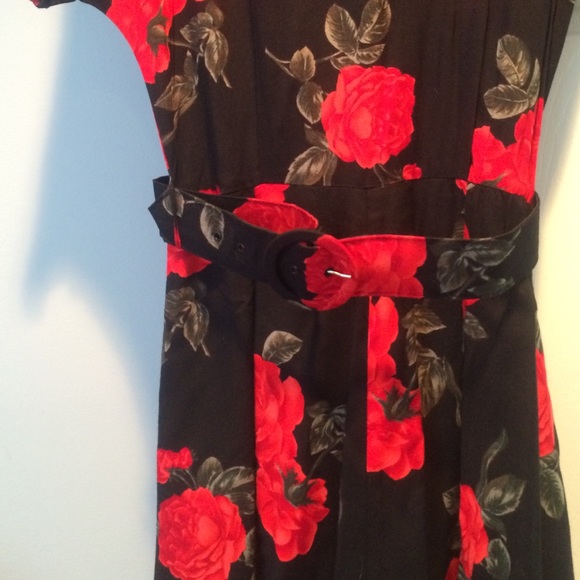 Buyer Studio size 10 black with red flower dress - Picture 2 of 4