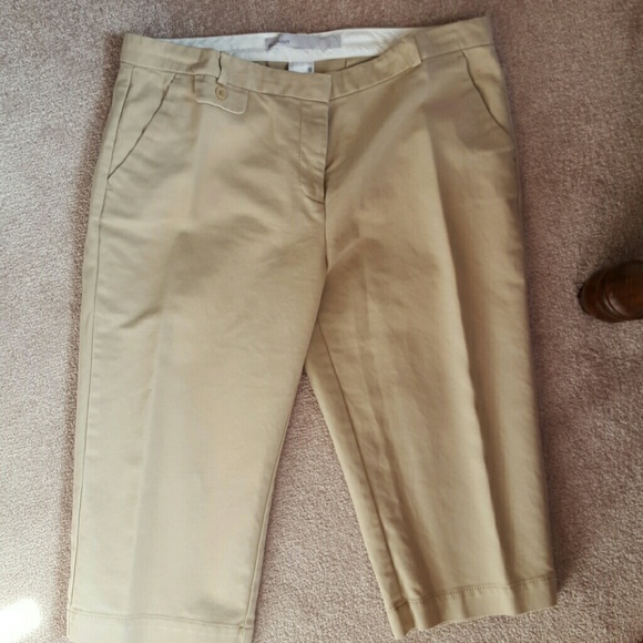 Old Navy classic rise capri