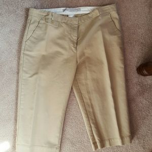 Old Navy classic rise capri