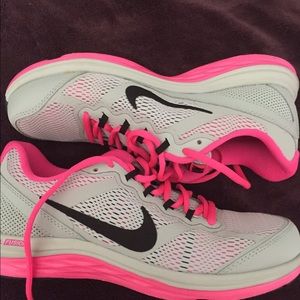 Nike shoes. Women's size 7. Excellent condition!