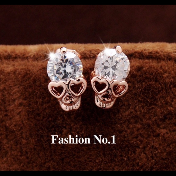 New Fashion Stud Earrings - Picture 1 of 3